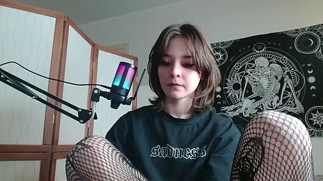 Snapshot of Mysterious_Toy chatting on February 4, 4:46 pm Mysterious Toy online show from February 4, 4:46 pm