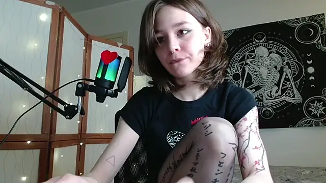 Snapshot of Mysterious_Toy chatting on February 17, 4:46 pm Mysterious Toy online show from February 17, 4:46 pm