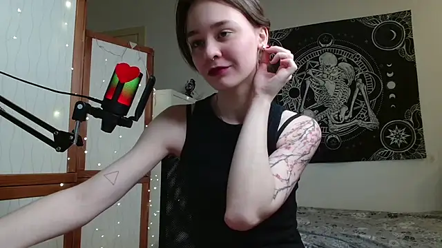 Snapshot of Mysterious_Toy chatting on February 19, 5:31 pm Mysterious Toy online show from February 19, 5:31 pm