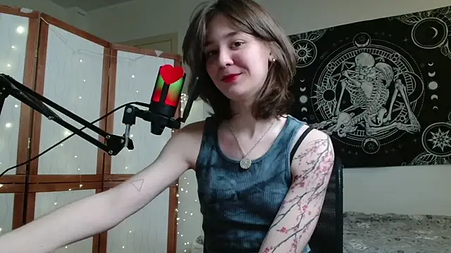 Snapshot of Mysterious_Toy chatting on February 22, 4:38 pm Mysterious Toy online show from February 22, 4:38 pm