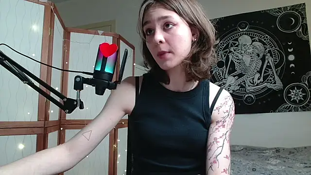 Snapshot of Mysterious_Toy chatting on February 24, 4:49 pm Mysterious Toy online show from February 24, 4:49 pm