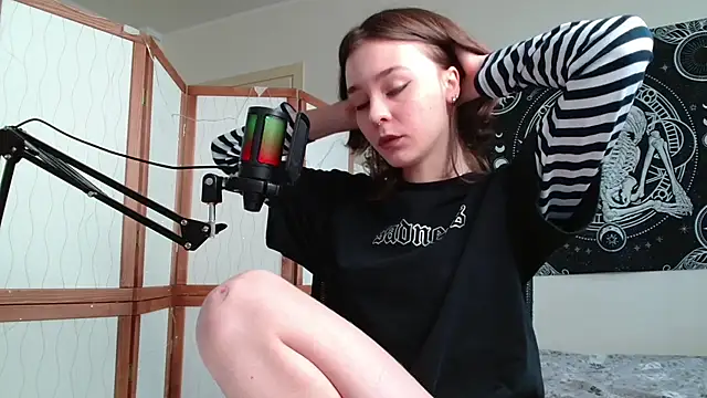 Snapshot of Mysterious_Toy chatting on March 12, 11:27 am Mysterious Toy online show from March 12, 11:27 am