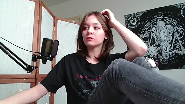 Snapshot of Mysterious_Toy chatting on March 21, 10:53 am Mysterious Toy online show from March 21, 10:53 am