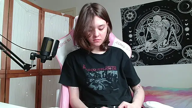 Snapshot of Mysterious_Toy chatting on March 31, 3:45 pm Mysterious Toy online show from March 31, 3:45 pm