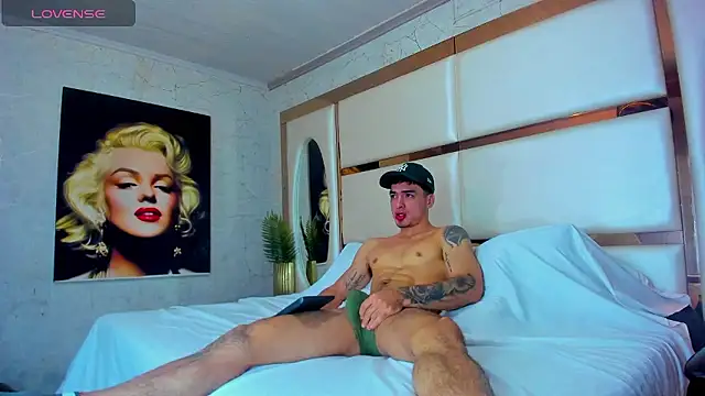 Big valentinhunk7 online show from January 11, 9:42 pm