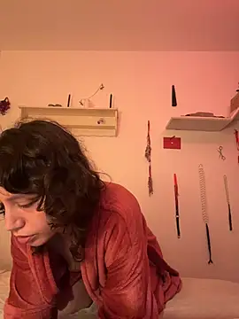 Snapshot of witchdub chatting on March 27, 12:38 am witchdub online show from March 27, 12:38 am