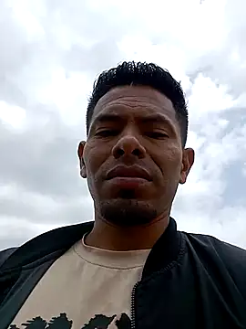 Snapshot of adambrosk_08 chatting on February 8, 4:43 pm adambrosk 08 online show from February 8, 4:43 pm