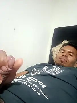 Snapshot of adambrosk_08 chatting on February 15, 5:26 am adambrosk 08 online show from February 15, 5:26 am