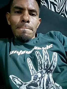 Snapshot of adambrosk_08 chatting on March 3, 3:23 am adambrosk 08 online show from March 3, 3:23 am