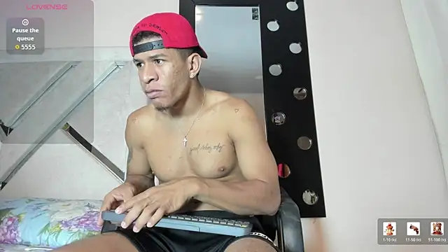 Snapshot of antonio_aguilarx chatting on May 28, 11:46 pm antonio aguilarx online show from May 28, 11:46 pm