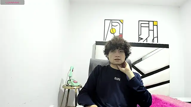 SHAW FROSTE online show from January 13, 10:15 pm