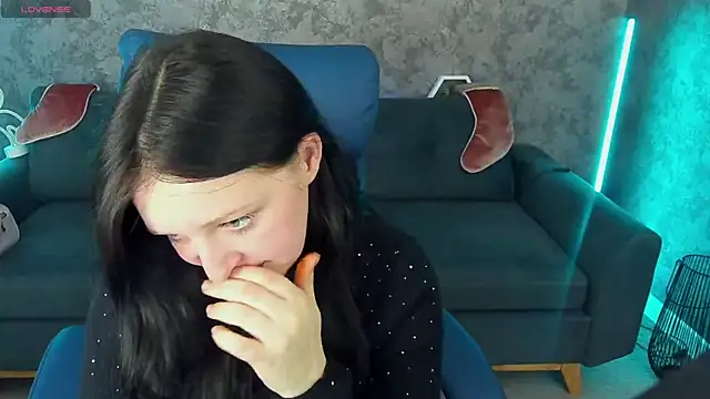 MiraSoliss online show from January 8, 9:22 am