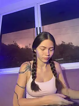 EmmaJhoons online show from February 2, 11:53 am