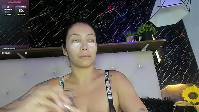 Renata blue online show from April 9, 9:53 pm