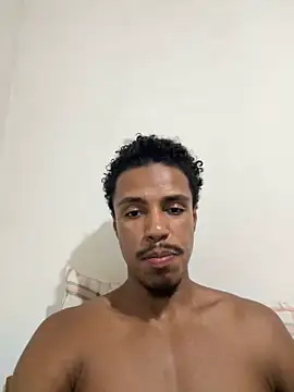 Snapshot of LorenzoBlack27 chatting on March 1, 4:47 am LorenzoBlack27 online show from March 1, 4:47 am