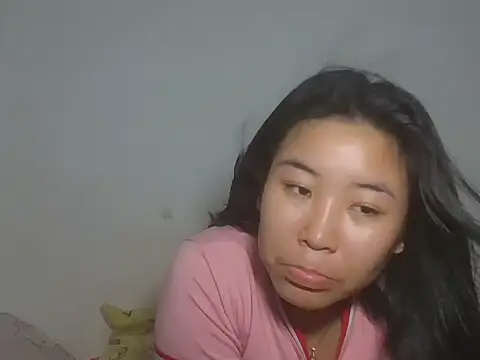 Zyeiii online show from April 12, 6:13 pm