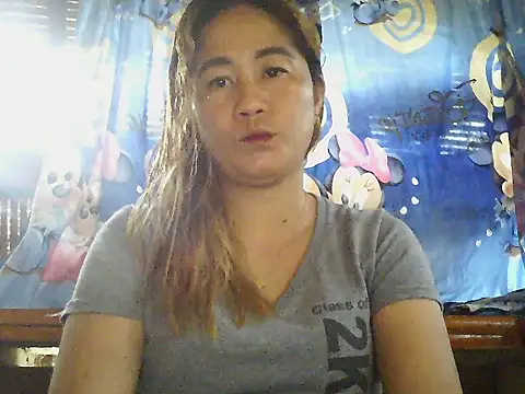 Snapshot of lovelyxxx88 chatting on February 15, 6:32 am lovelyxxx88 online show from February 15, 6:32 am