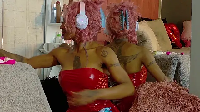 DaniaMarcell online show from March 18, 5:54 am