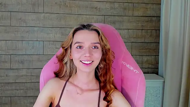 VanessaVienne online show from February 28, 4:30 pm