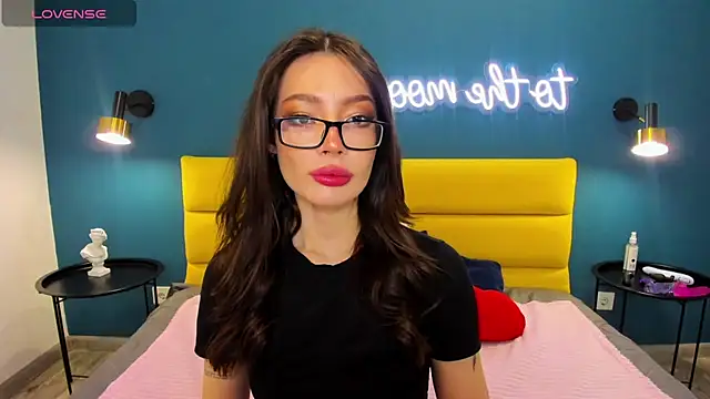 IvyDainty online show from March 25, 1:44 am