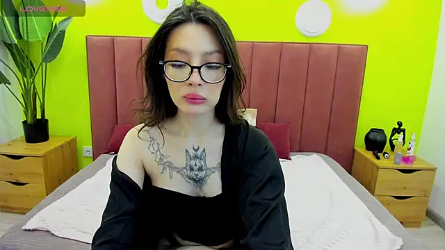 IvyDainty online show from April 10, 1:33 am