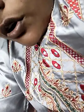 Desi Nil pori online show from April 5, 4:48 pm