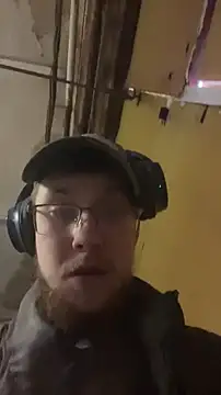 Snapshot of Dildogang chatting on February 22, 2:34 am Dildogang online show from February 22, 2:34 am