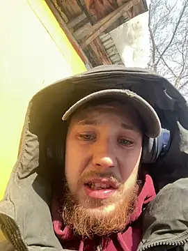 Snapshot of Dildogang chatting on February 27, 3:50 am Dildogang online show from February 27, 3:50 am