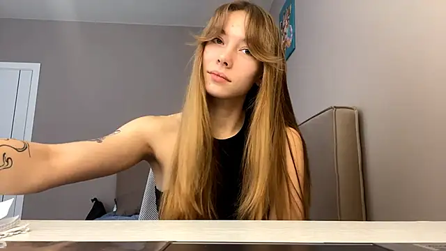 LindyUnderkoffler online show from February 3, 12:10 pm