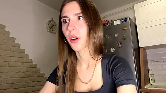 ElsieKuhlmann online show from February 10, 2:15 am