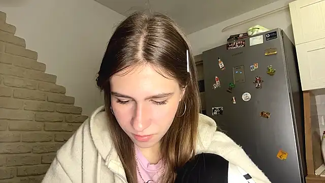 ElsieKuhlmann online show from March 30, 4:13 am