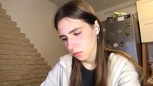 ElsieKuhlmann online show from April 16, 3:29 am