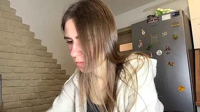 ElsieKuhlmann online show from April 16, 9:39 pm