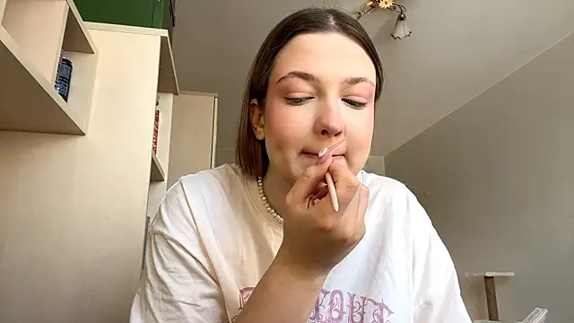 Snapshot of JammieMickiewicz chatting on February 16, 8:21 am JammieMickiewicz online show from February 16, 8:21 am