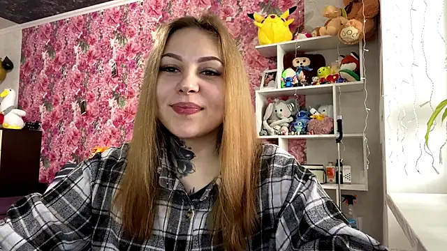 Snapshot of TraciBallena chatting on February 5, 9:03 am TraciBallena online show from February 5, 9:03 am