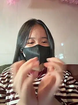 Snapshot of Gwen879 chatting on January 13, 1:22 am Gwen879 online show from January 13, 1:22 am