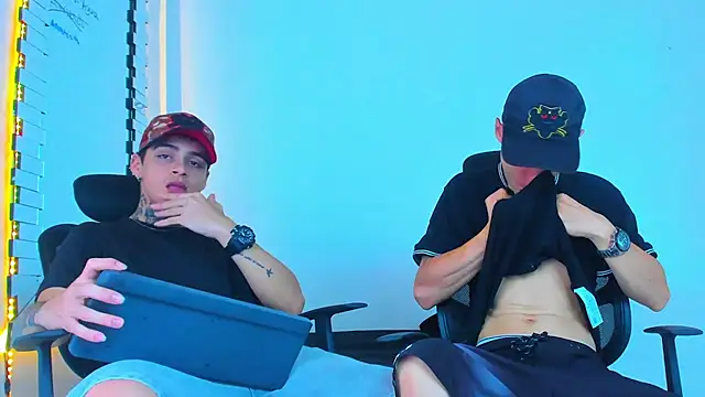 Snapshot of Thomas-Wil chatting on February 24, 4:05 pm Thomas-Wil online show from February 24, 4:05 pm