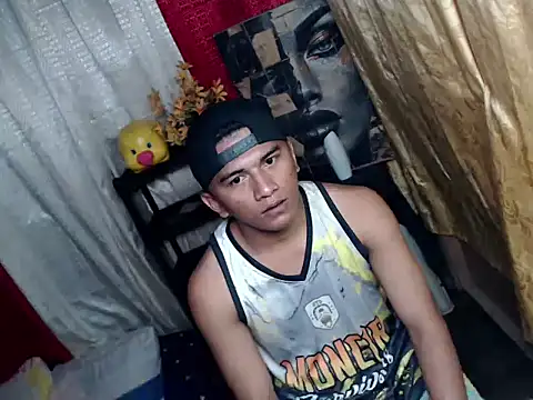 Snapshot of Your_DreamMan chatting on January 14, 8:53 am Your DreamMan online show from January 14, 8:53 am