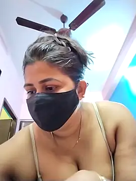 pinkihot23 online show from March 7, 4:53 am