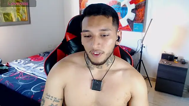 EvanVelvet online show from February 25, 9:35 pm