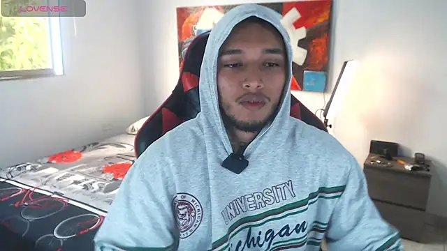 EvanVelvet online show from February 26, 1:43 pm