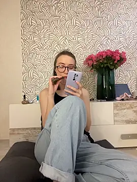 Persephone Kore online show from February 2, 5:00 pm