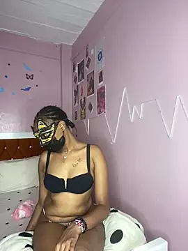 Snapshot of thakhiii3 chatting on February 17, 1:13 am thakhiii3 online show from February 17, 1:13 am