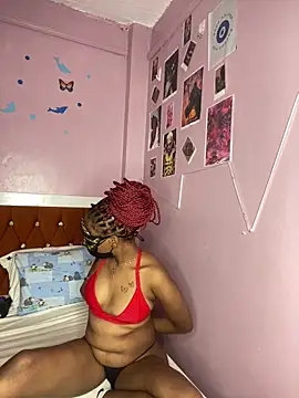 Snapshot of thakhiii3 chatting on February 23, 12:35 pm thakhiii3 online show from February 23, 12:35 pm