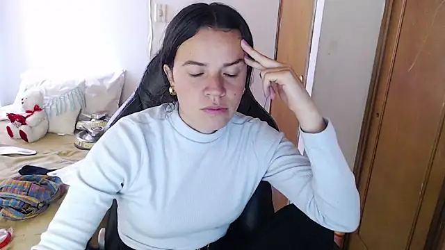 Snapshot of Shanel_Lozano chatting on February 3, 7:30 pm Shanel Lozano online show from February 3, 7:30 pm