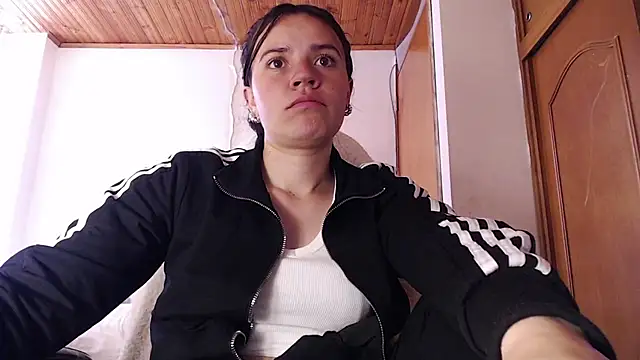 Snapshot of Shanel_Lozano chatting on February 4, 7:42 pm Shanel Lozano online show from February 4, 7:42 pm