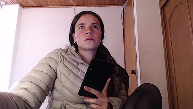 Snapshot of Shanel_Lozano chatting on February 17, 9:21 pm Shanel Lozano online show from February 17, 9:21 pm