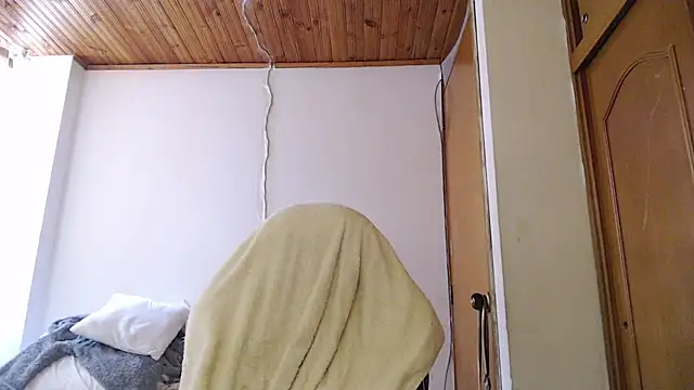 Snapshot of Shanel_Lozano chatting on February 22, 5:55 pm Shanel Lozano online show from February 22, 5:55 pm