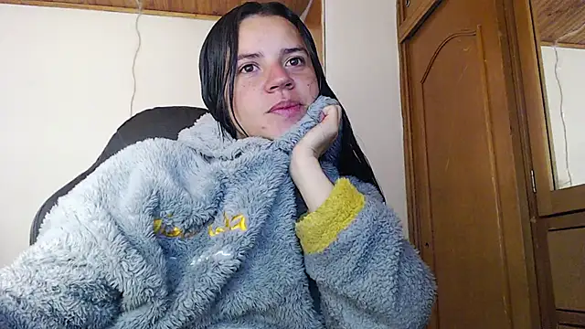 Shanel Lozano online show from April 15, 6:04 pm