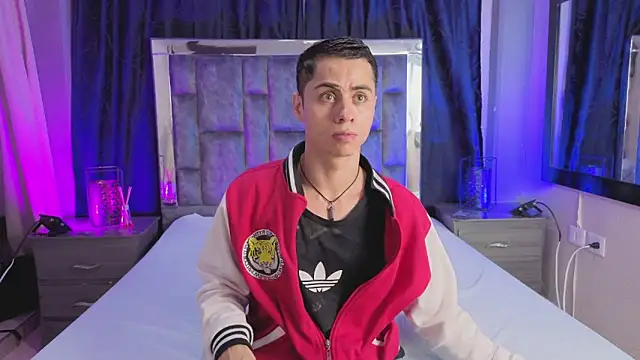 LeoMonnroe online show from February 9, 7:18 pm